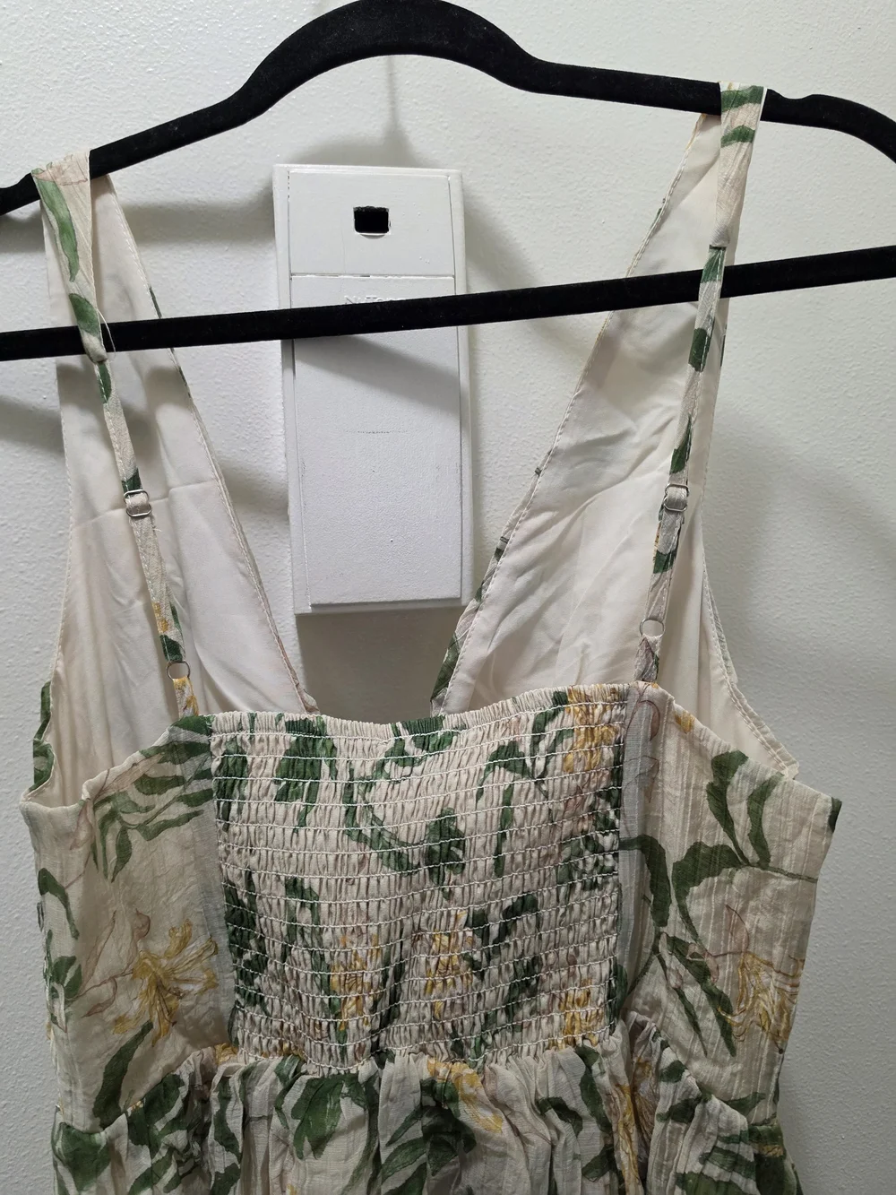 ​En Saison Floral Smocked Midi Dress with Fabric Tassels - NWT - Picture 9 of 14